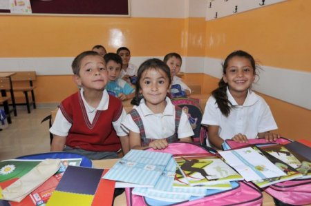 Şehitkamil Belediyesi'nden 15 bin öğrenciye kırtasiye malzemesi