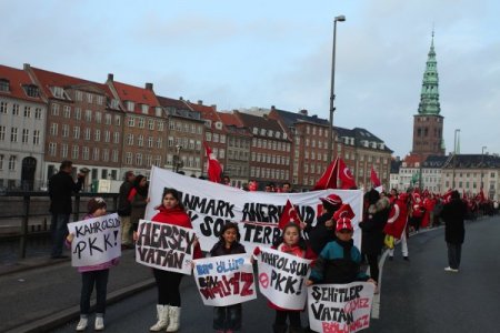 Şehitler Danimarka'da Anıldı