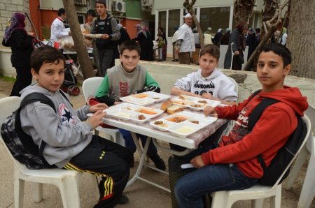 Şehitler için hatimler yapıldı, yemek dağıtıldı