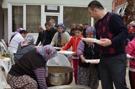 Şehitler için hatimler yapıldı, yemek dağıtıldı