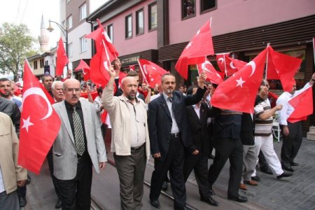 Şehitler için yürüdüler