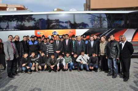 Şehitlerle kucaklaşmak için Sarıkamış'a Tarsus'tan 47 öğrenci uğurlandı