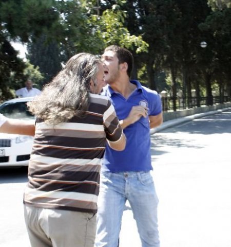 Şehitlikte 'açılım' Gerginliği