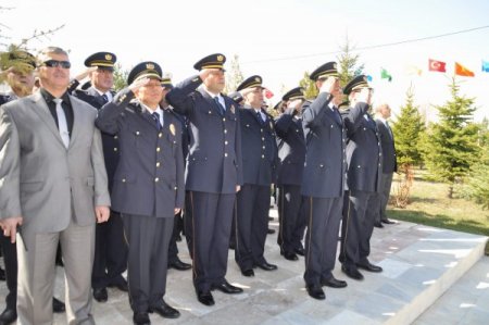 Şehitlikte Okunan Şiir, Şehit Annelerini Duygulandırdı