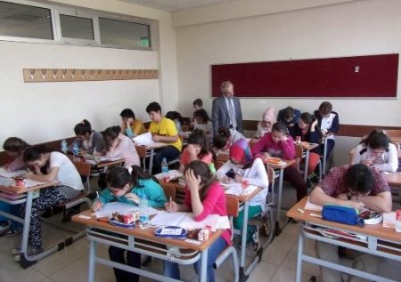 Şehzade Mehmet Lisesi'nin matematik yarışması SBS'yi aratmadı