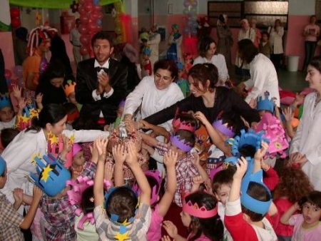 Şehzadeli Minikler, Okul Heyecanını İllüzyon Gösterileriyle Yendi