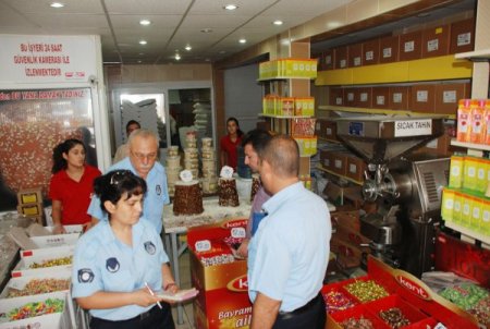 Şekerciyi Zabıta Bastı