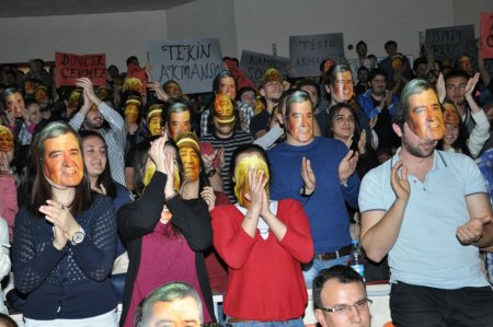 Seksenler dizisinin oyuncuları Balıkesir Üniversitesi'nin konuğu oldu