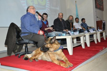 Seksenler dizisinin oyuncuları Balıkesir Üniversitesi'nin konuğu oldu