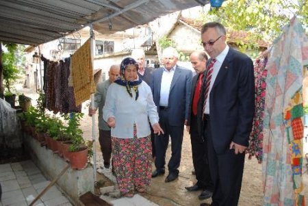 Sel Mağduru Ailelerin Yaralarını Manavgat Kaymakamlığı Saracak