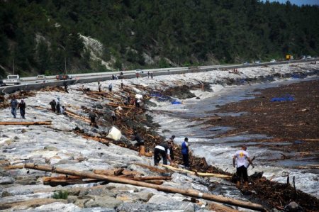 Sel Suları Samsun-sinop Eski Ve Yeni Yolun Köprülerini Yıktı