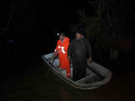 Sel sularına kapılan yaşlı kadın kayboldu