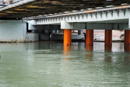 Sel Sularının Getirdiği Çamurlar Temizlendi