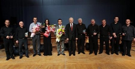 Selahattin Alpay AÜ'de konser verdi