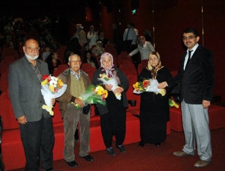 Selam filmi, çocukları Türk okullarında görev yapan aileleri ağlattı