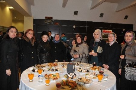 'Selam' her kesimden insanı aynı salonda buluşturdu