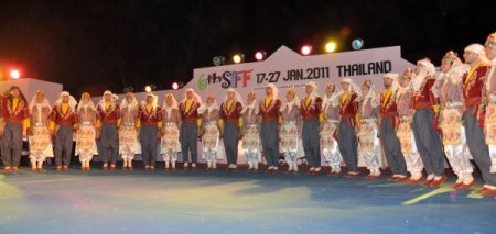 Selçuk Üniversitesi Halk Oyunları Topluluğu Asya’da Türk Rüzgarı Estirdi