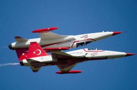 Selçuk Üniversitesi'nin Bahar Şenliklerinde Türk Yıldızları Gösteri Yapacak