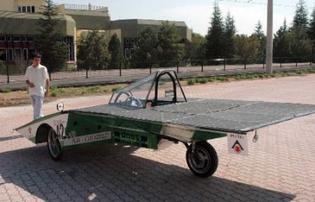 Selçuk Üniversitesi'nin Güneş Enerjili Otomobili Umay Görücüye Çıktı