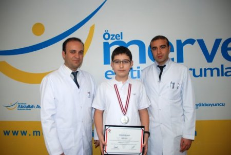 Selçuklu Abdullah Aymaz Ortaoukulu’na TÜBİTAK’tan gümüş madalya