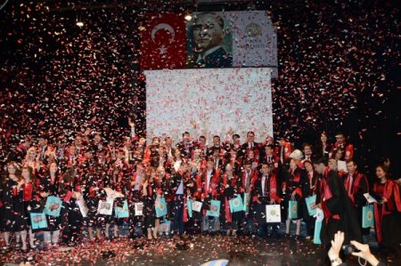 Selçuklu Tıp Fakültesi'nde Mezuniyet Coşkusu