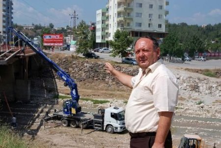 Selde Yıkılan Yaya Köprüsü Yeniden Yapılıyor