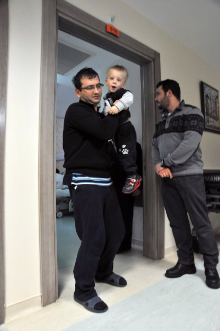 Sele kapılan küçük Emine'nin babası: Su arabayı sal gibi taşıdı