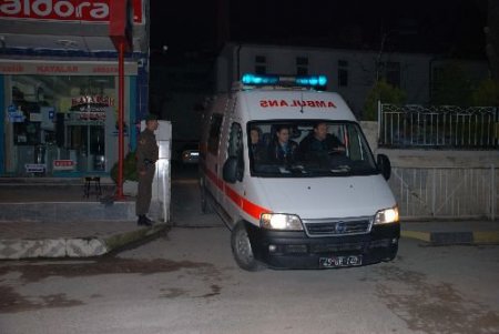 Selendi'de Sigaradan Çıkan Kavga Büyüdü, Vali Güvenç Müdahale Etti