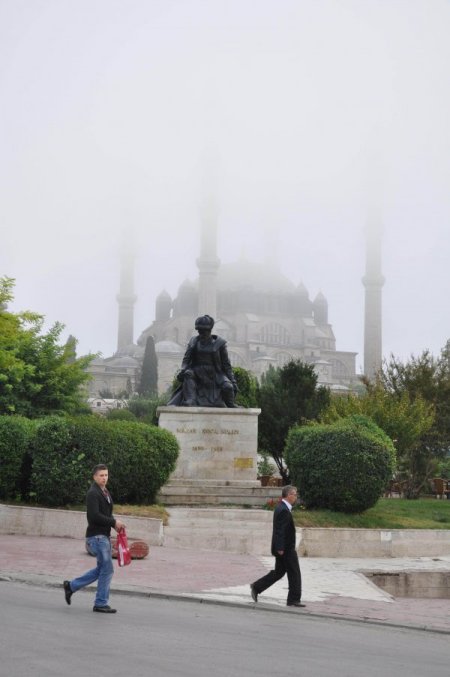 Selimiye Camii sis içinde kayboldu