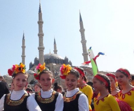 Selimiye gölgesinde 23 Nisan coşkusu