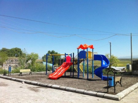 Selimli Çocuklara Oyun Parkı