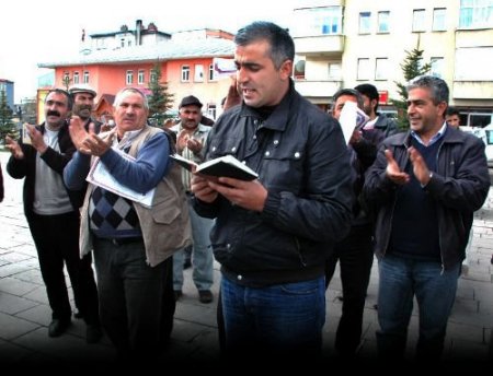 Selimli Minibüsçüler Kars Valiliği Önünde Eylem Yaptı