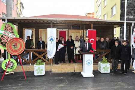 Selimzade muhtarlık binası, park ve otoparkı hizmete girdi