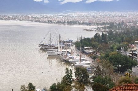 Selin Sürüklediği Atıklarla Fethiye Körfezi Çöplüğe Döndü