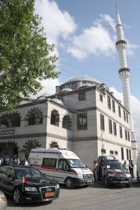 Selma Hemşire Yoğun Bakımda Hayatını Kaybetti