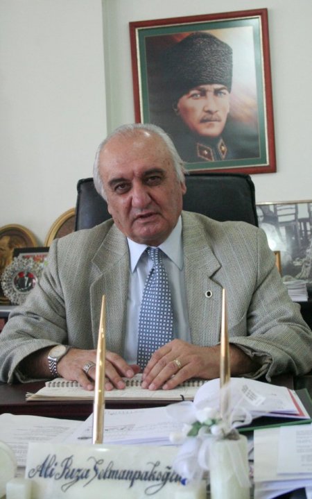 Selmanpakoğlu: Teröristlerle değil, ülkelerle görüşülmeli