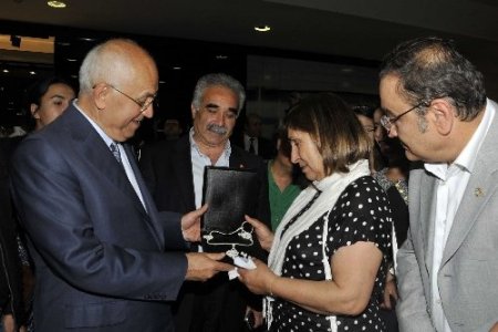 Selvi Kılıçdaroğlu, YENİMEK kursiyerlerinin sergi heyecanına ortak oldu