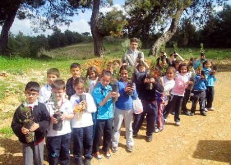 Sema Koleji öğretmen ve öğrencileri fidan dikti