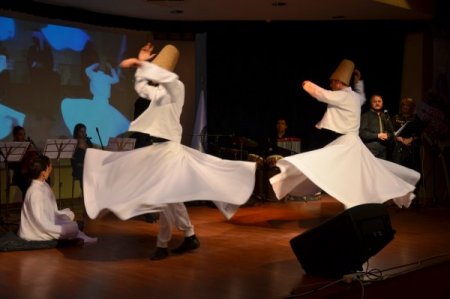 Sema Ve Bale Aynı Sahnede