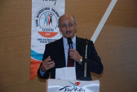 Semavi Dinlerin Mensupları İzmir'de İftar Sofrasında Buluştu