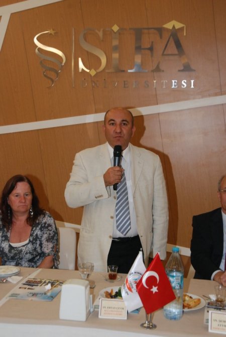 Semavi Dinlerin Mensupları İzmir'de İftar Sofrasında Buluştu