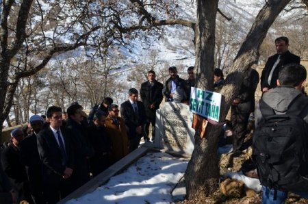 Şemdinli Kaymakamı Erdem, Seyyit Taha türbesini ziyaret etti