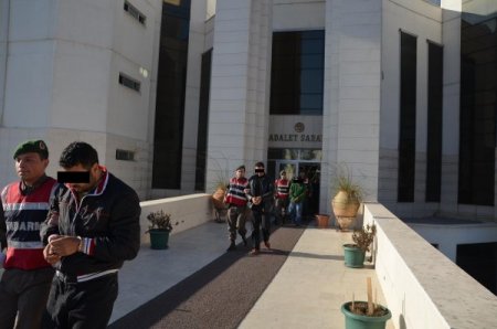 Senaryo Soygunla 6 Bin Lirayı Çalan 3 Kişi Tutuklandı