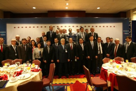 Senatör Gillibrand: Türkler, Amerika'ya büyük katkı sağlıyor