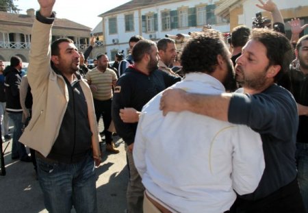 Sendikalar genel grev başlattı, gözaltındaki sendikacılar serbest