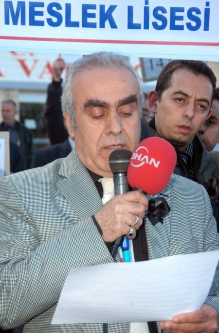 Sendikalar Öğretmene Yapılan Saldırıyı Kınadı