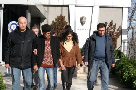 'Seni evlendirelim' diyerek 4 bin lirasını aldılar