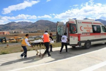 Şenkaya'daki Kazada Ağır Yaralandı, Ambulans Helikopterle Erzurum'a Taşındı