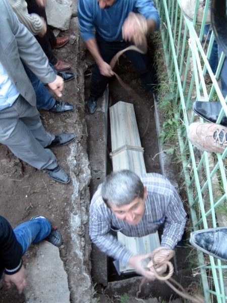 Şerafettin Elçi'yi binlerce seveni uğurladı