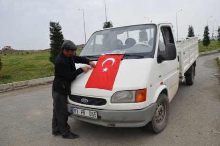 Serbest bırakılan askerler 21 yıl önce kaçırılan askerin ailesine de umut oldu